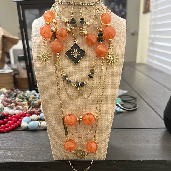 ARTISAN 4 necklaces 4 earrings Elegant Gold and Orange Beaded Necklace Set